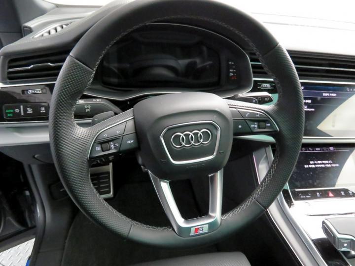 Audi Q8 3.0 55 TFSI Quattro Premium 9