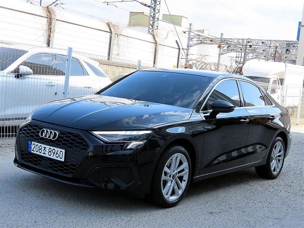 Audi A3 (8Y) 40 TFSI 기본형 - фото 1