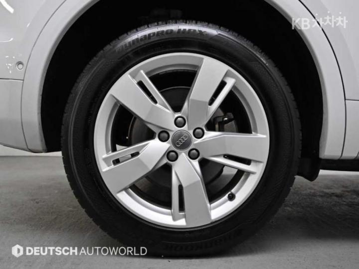 Audi Q5 FY 40 TDI quattro Premium 6