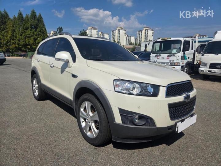 Chevrolet Captiva 2WD LT 4