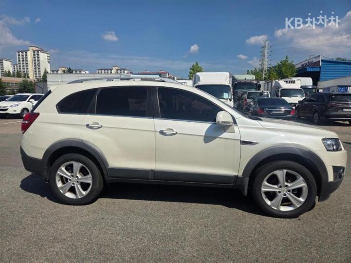 Chevrolet Captiva 2WD LT 5
