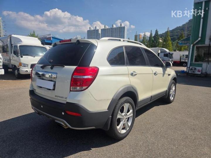 Chevrolet Captiva 2WD LT 6