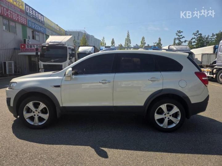 Chevrolet Captiva 2WD LT 9