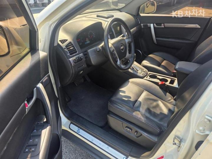Chevrolet Captiva 2WD LT 10