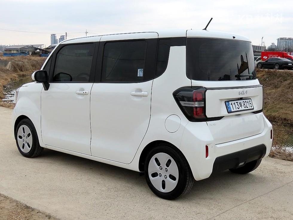 2023 - kia kia
