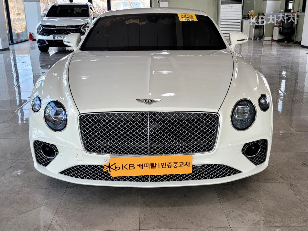 Bentley 컨티넨탈 GT 3세대 4.0 GT - фото 1