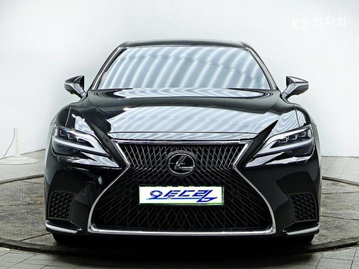 Lexus LS 500h AWD LUXURY 3
