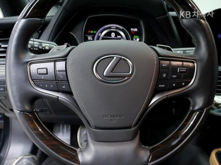 Lexus LS 500h AWD LUXURY 5