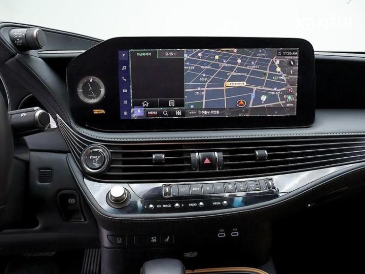 Lexus LS 500h AWD LUXURY 10