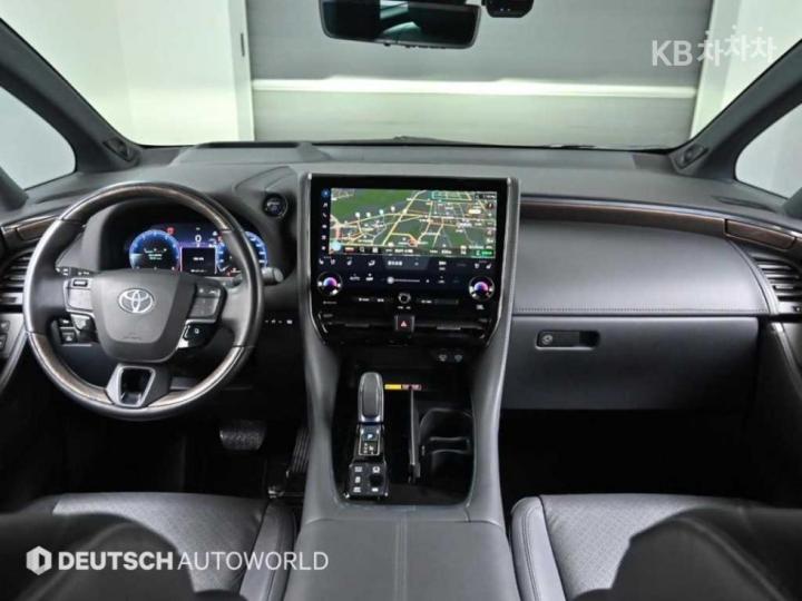 Toyota Alphard AH30 2.5 HEV AWD Base Type 8