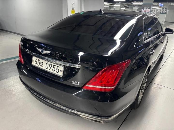 Genesis EQ900 3.3 T-GDI AWD Premium Luxury 5