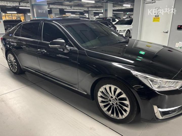 Genesis EQ900 3.3 T-GDI AWD Premium Luxury 6