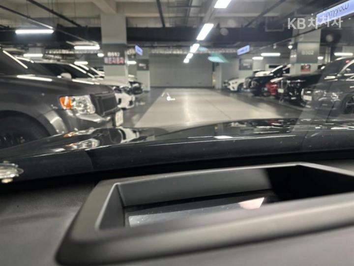 Genesis EQ900 3.3 T-GDI AWD Premium Luxury 8