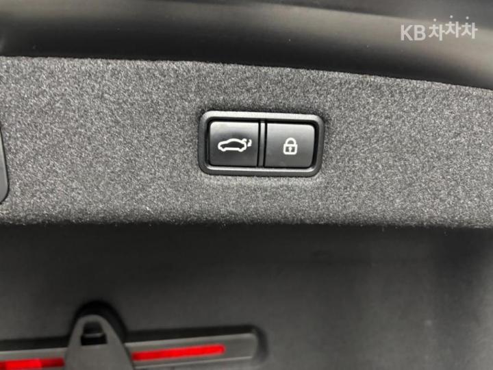 Genesis EQ900 3.3 T-GDI AWD Premium Luxury 10