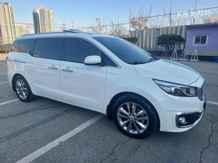 Kia Carnival 2.2 Diesel Prestige 5