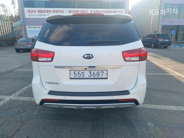 Kia Carnival 2.2 Diesel Prestige 7