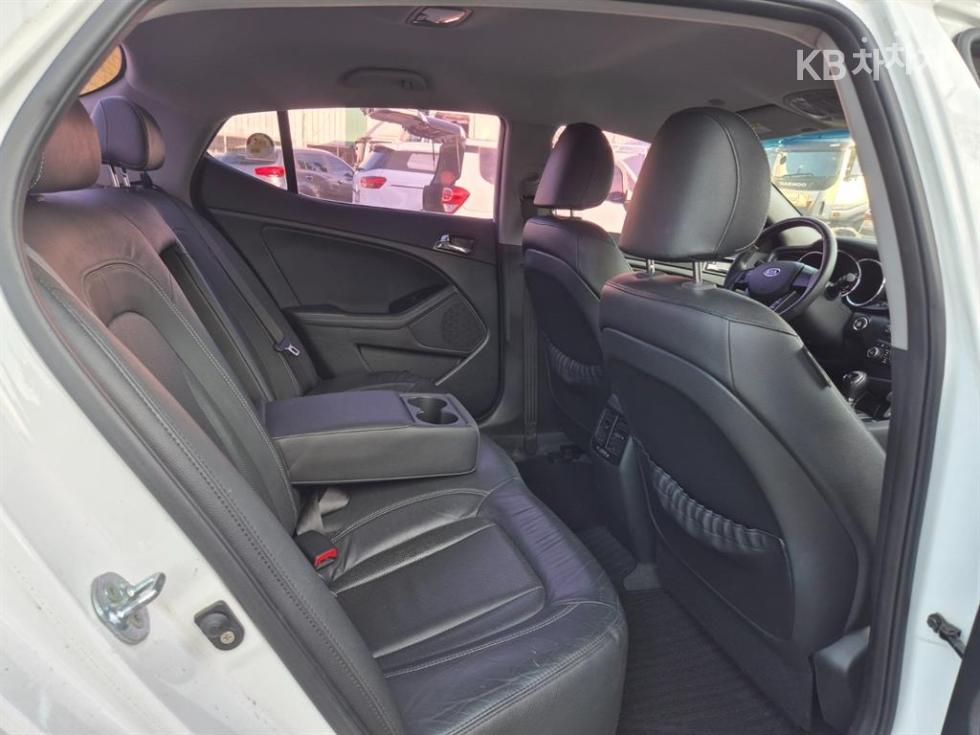 Kia K5 — miniaturë 6