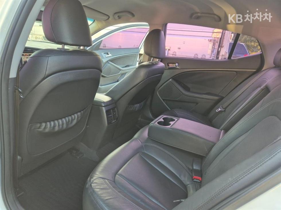 Kia K5 — miniaturë 7