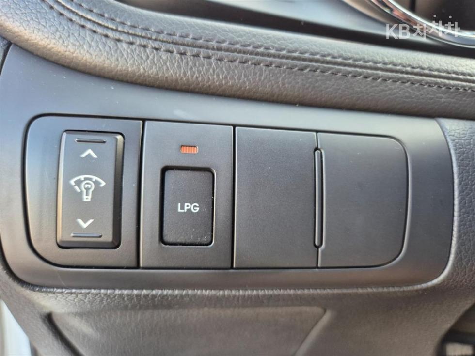 Kia K5 — miniaturë 11