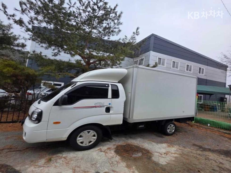2020 - kia bongo iii