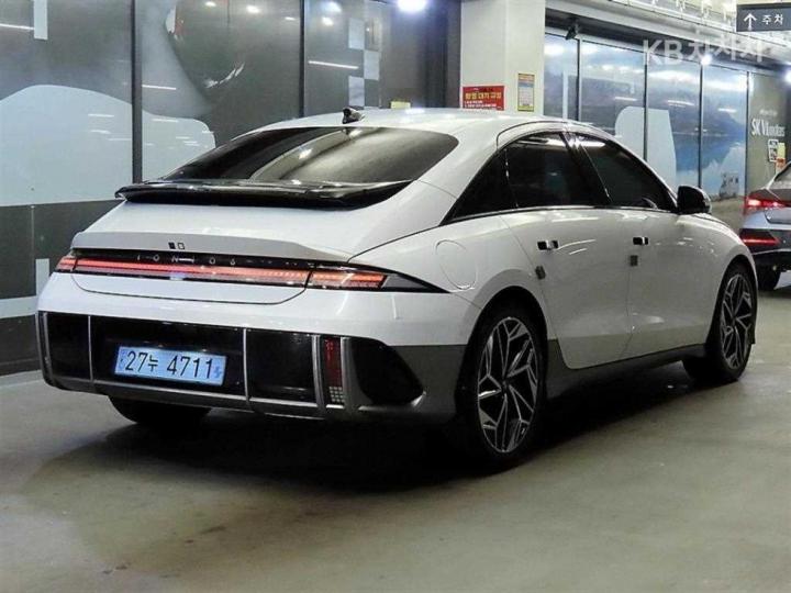 Hyundai IONIQ 6 CE Long Range AWD Prestige 5