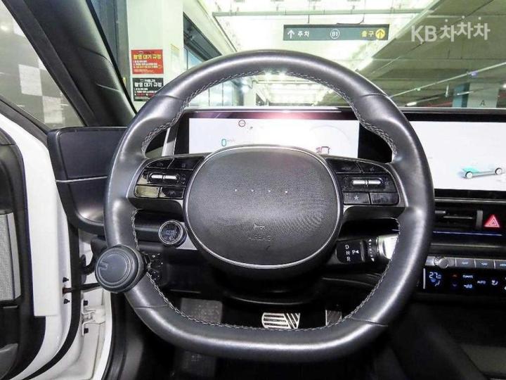 Hyundai IONIQ 6 CE Long Range AWD Prestige 9