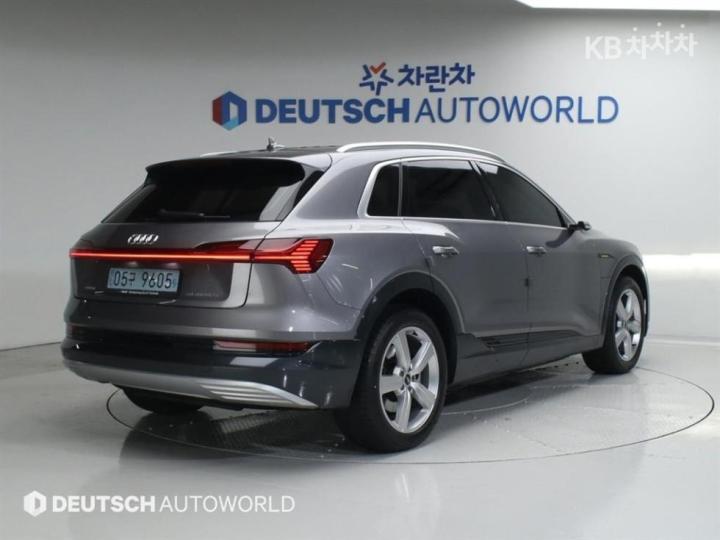 Audi e-tron 50 quattro Base Type 3