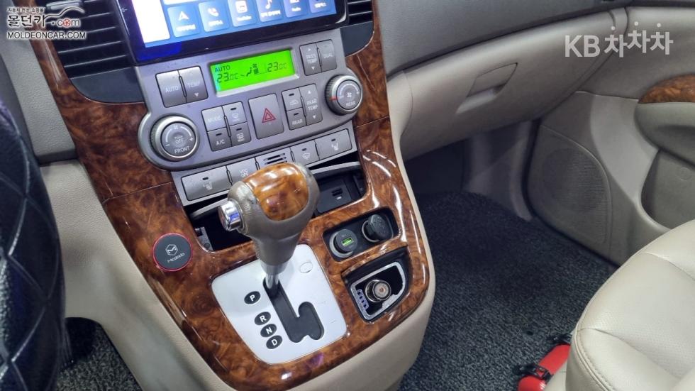 2011 - kia carnival