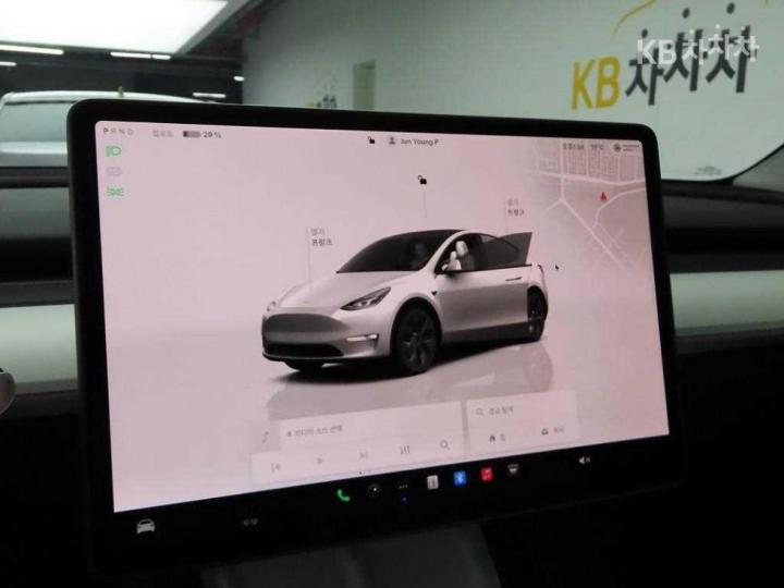 Tesla Model Y RWD Base Type 10
