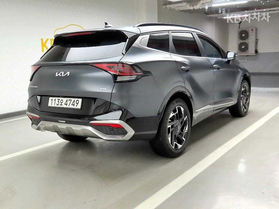 2022 - kia sportage