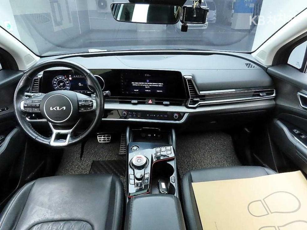 2022 - kia sportage