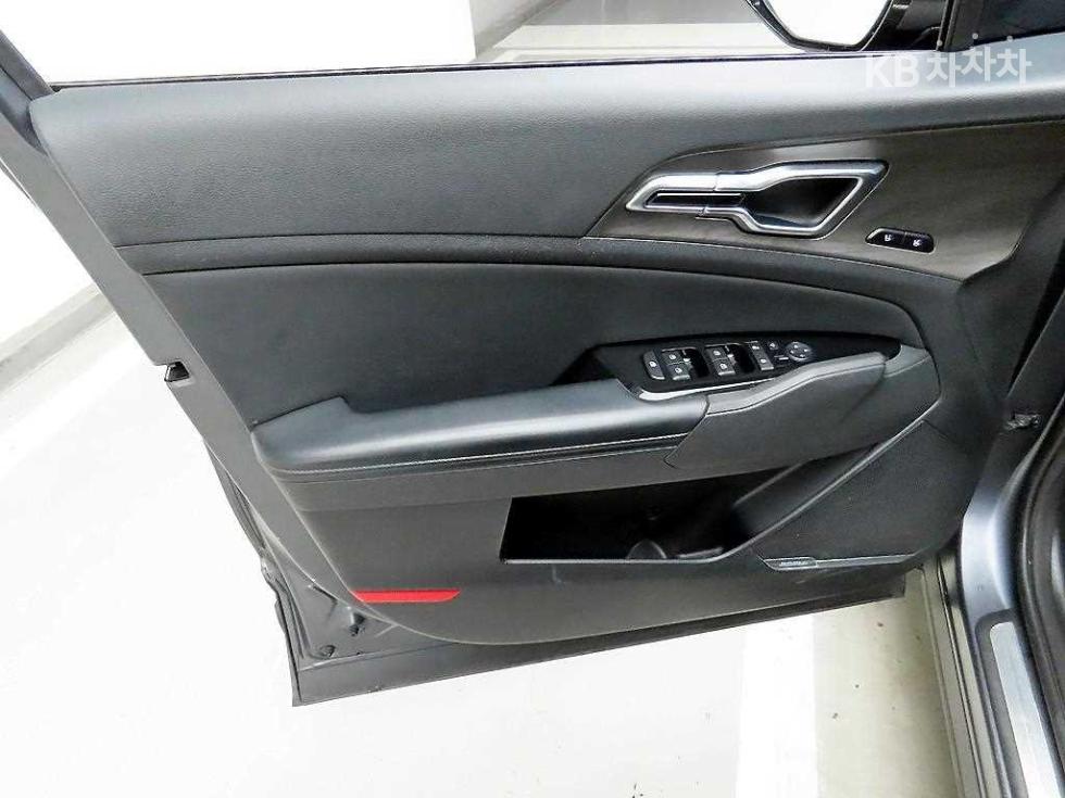 2022 - kia sportage