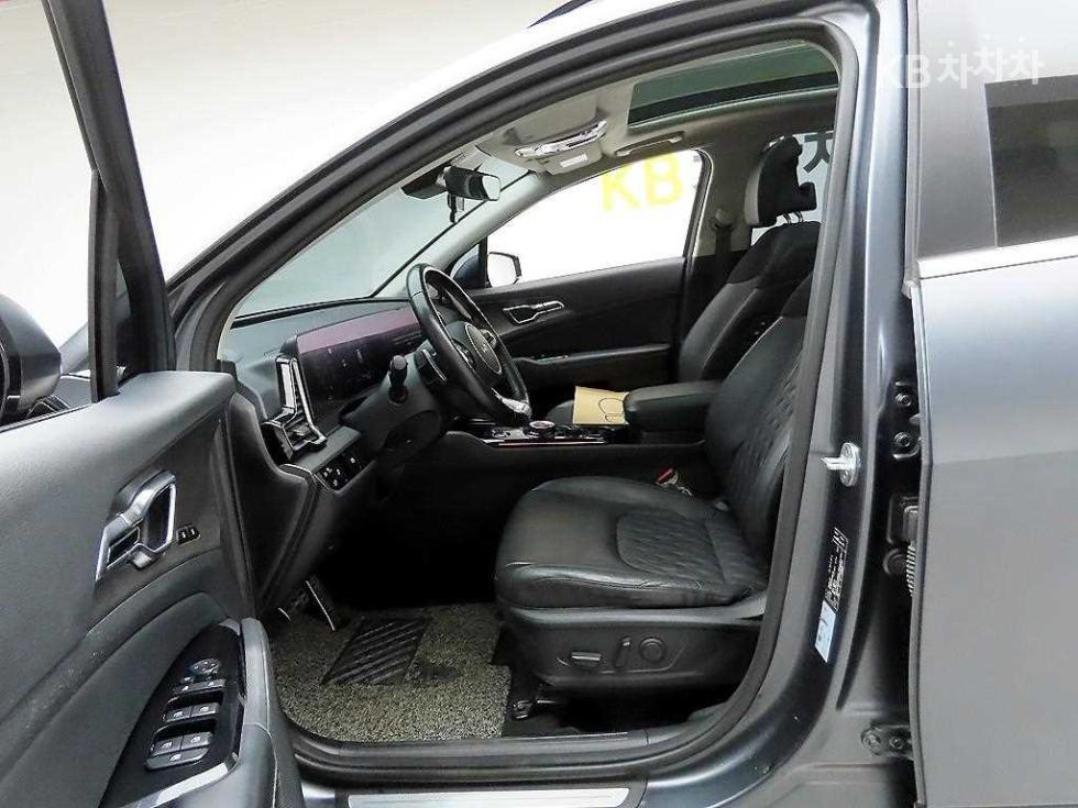 2022 - kia sportage