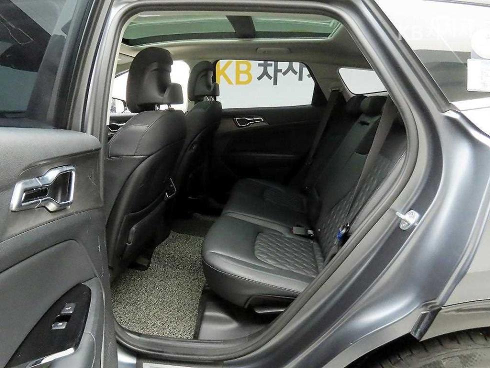 2022 - kia sportage