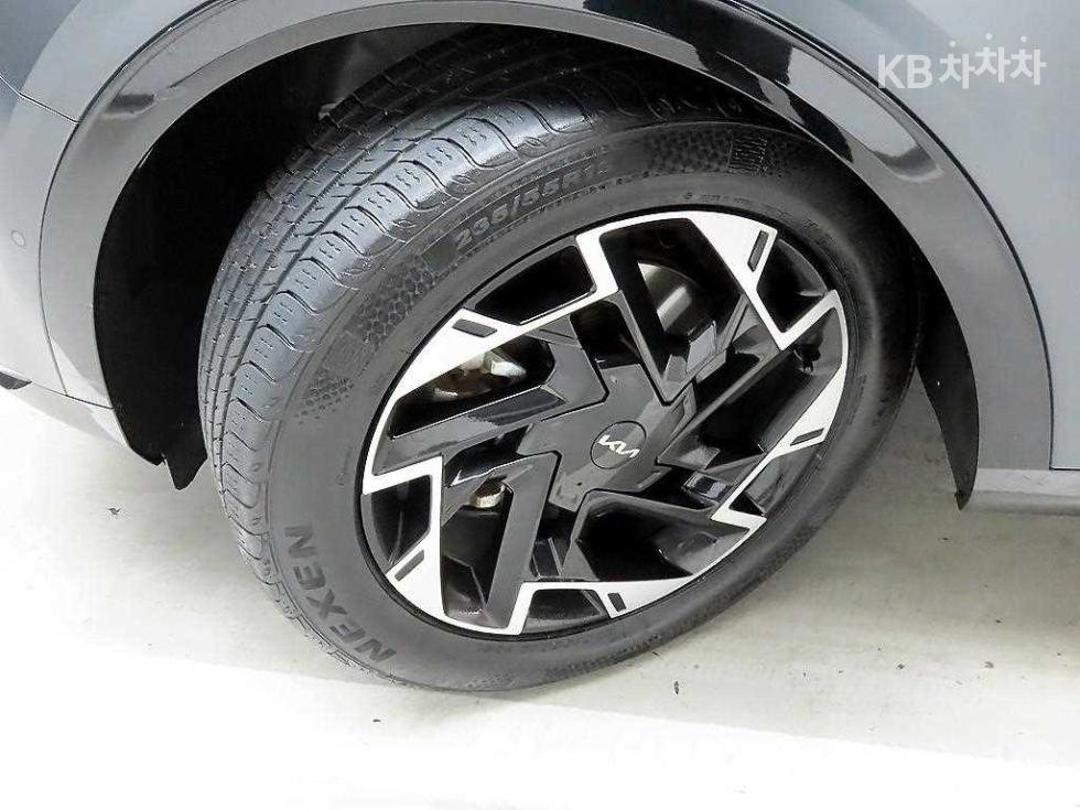 2022 - kia sportage