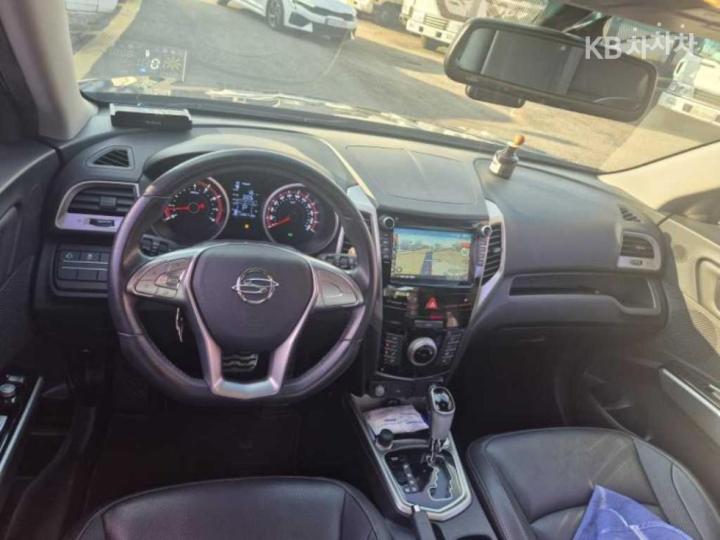 KG Mobility (Ssangyong) Tivoli Gasoline VX 8