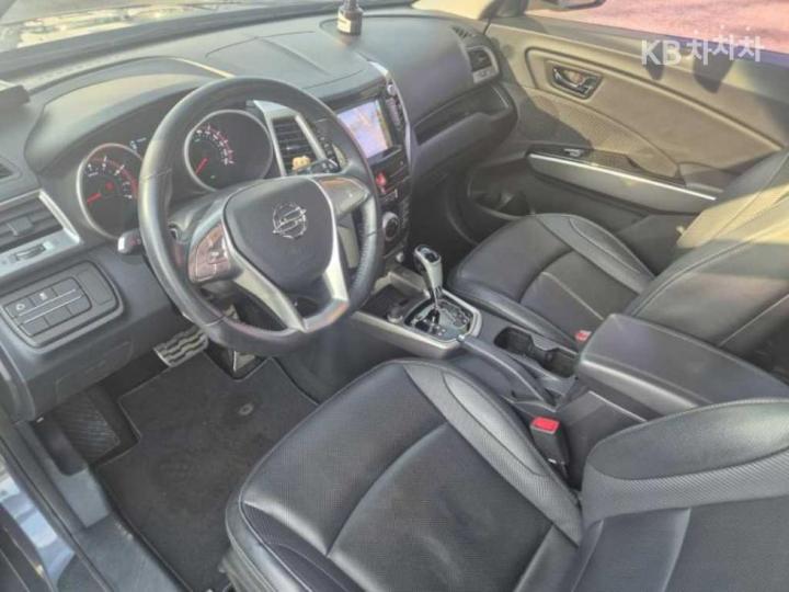 KG Mobility (Ssangyong) Tivoli Gasoline VX 9