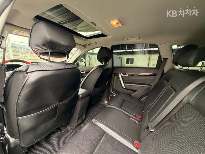 Chevrolet Captiva 4WD LTZ 9