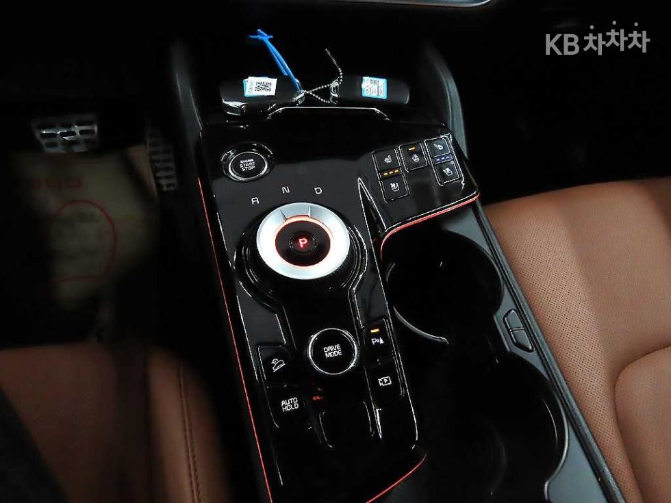 2023 - kia sportage