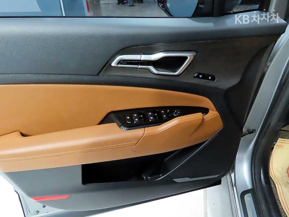 2023 - kia sportage