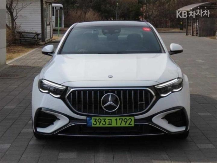 Mercedes-Benz E-klasse AMG E53 Hybrid 4Matic+ — foto 1