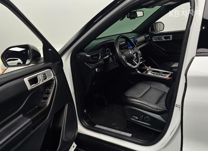 Ford Explorer Gasoline Turbo 2.3 AWD Limited 9