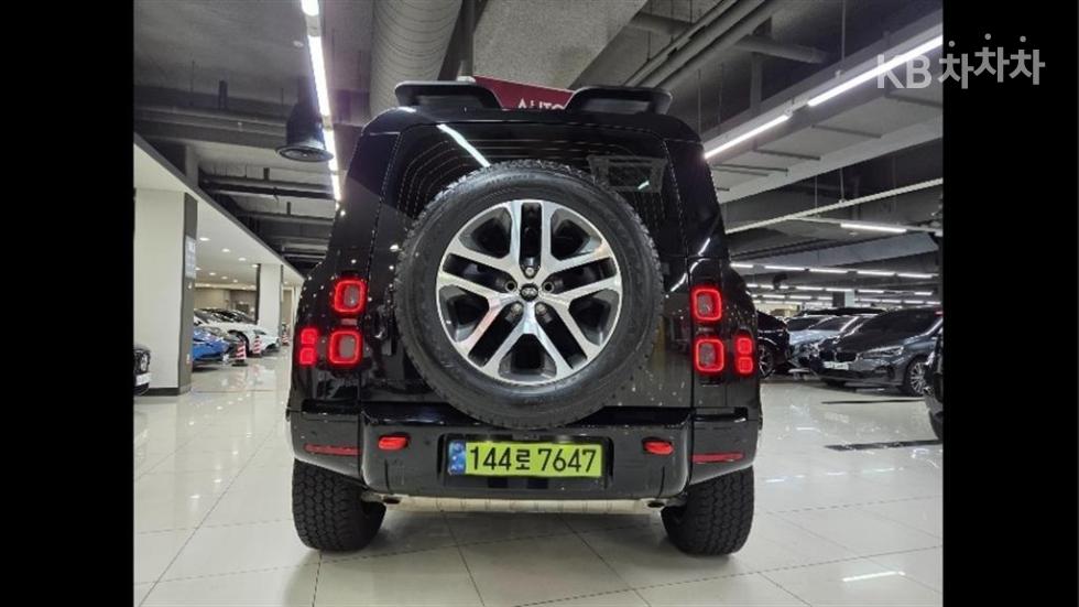 Land Rover Defender — miniaturë 4