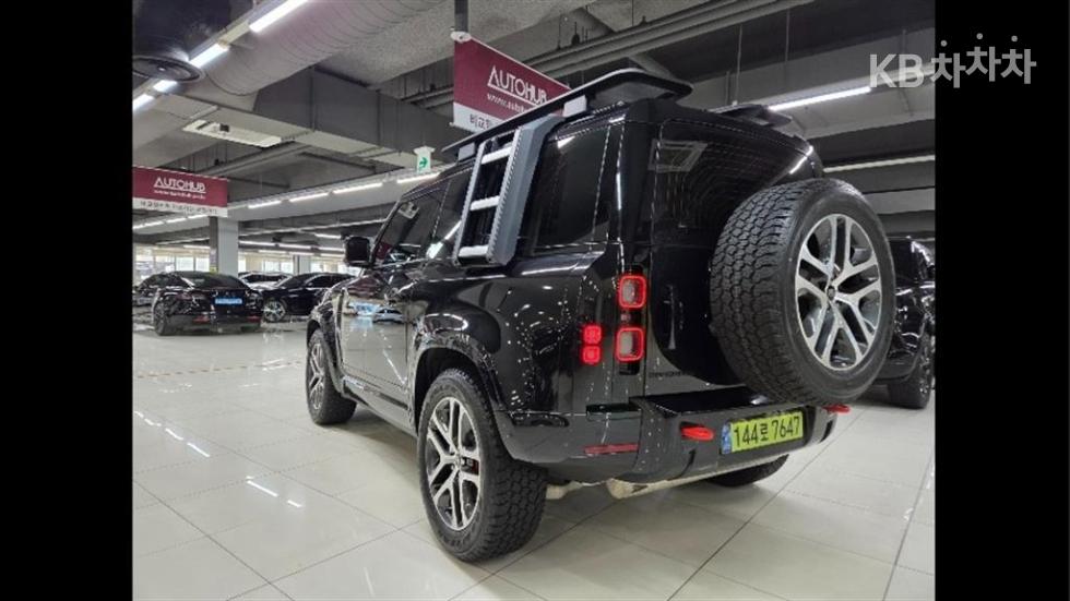 Land Rover Defender — miniaturë 5