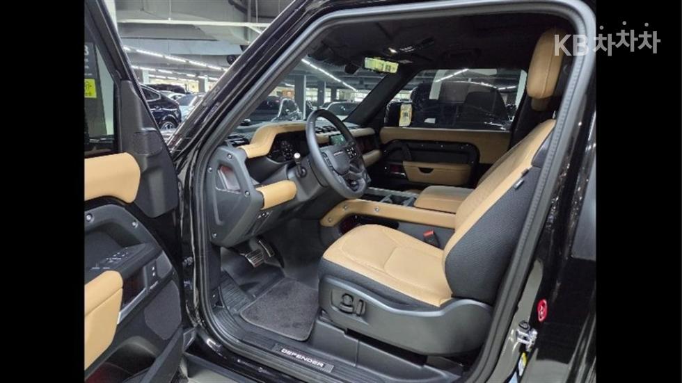 Land Rover Defender — miniaturë 7