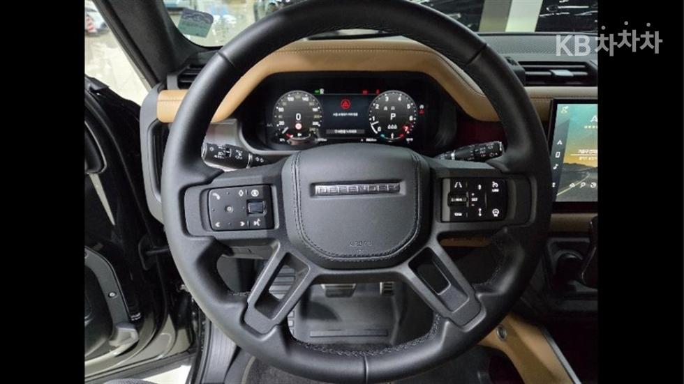 Land Rover Defender — miniaturë 9