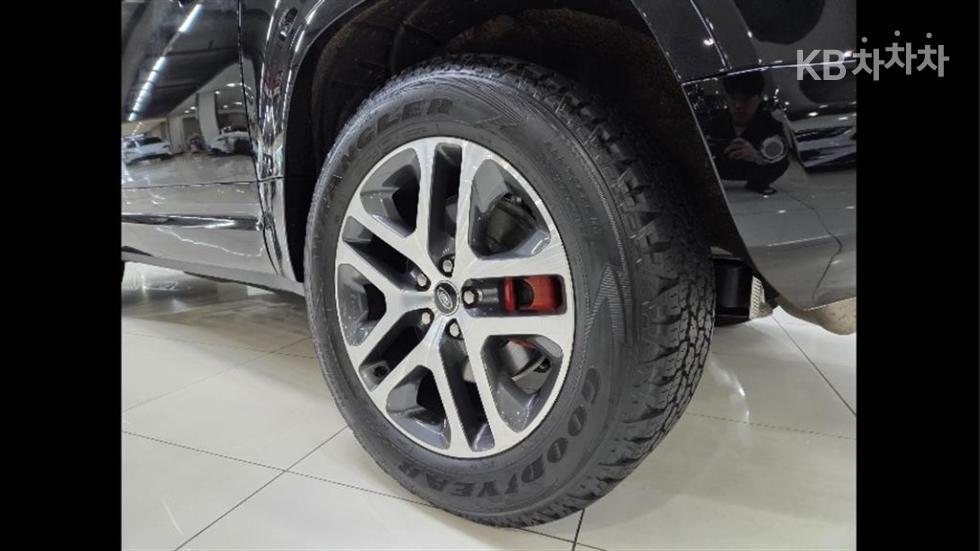 Land Rover Defender — miniaturë 20