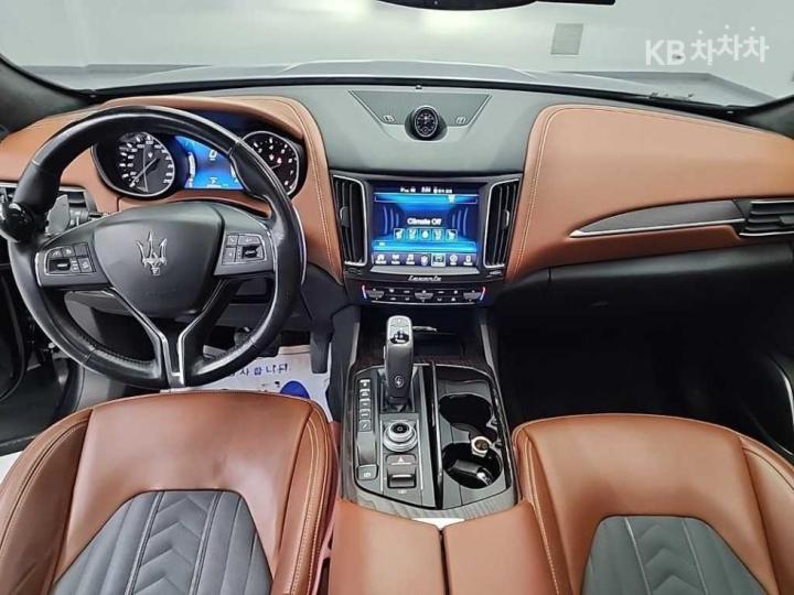 Maserati Levante 3.0 AWD Premium 8