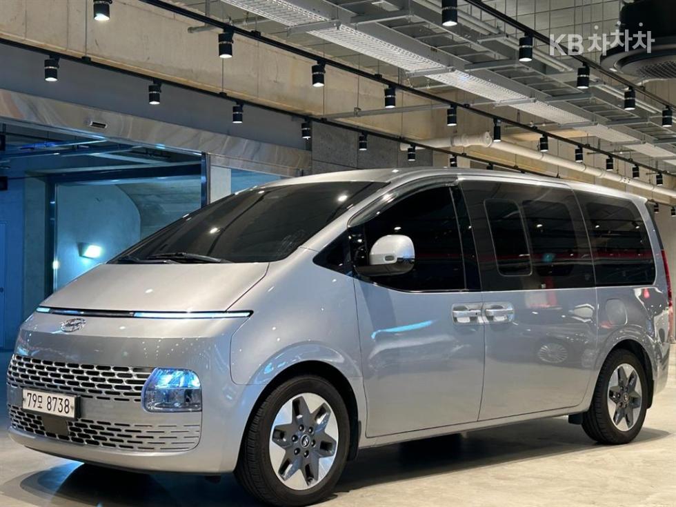 Hyundai Staria