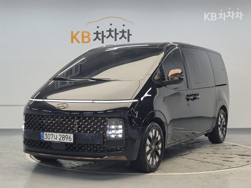 Hyundai 스타리아 라운지 2.2 라운지 7 AWD 인스퍼레이션 - фото 1